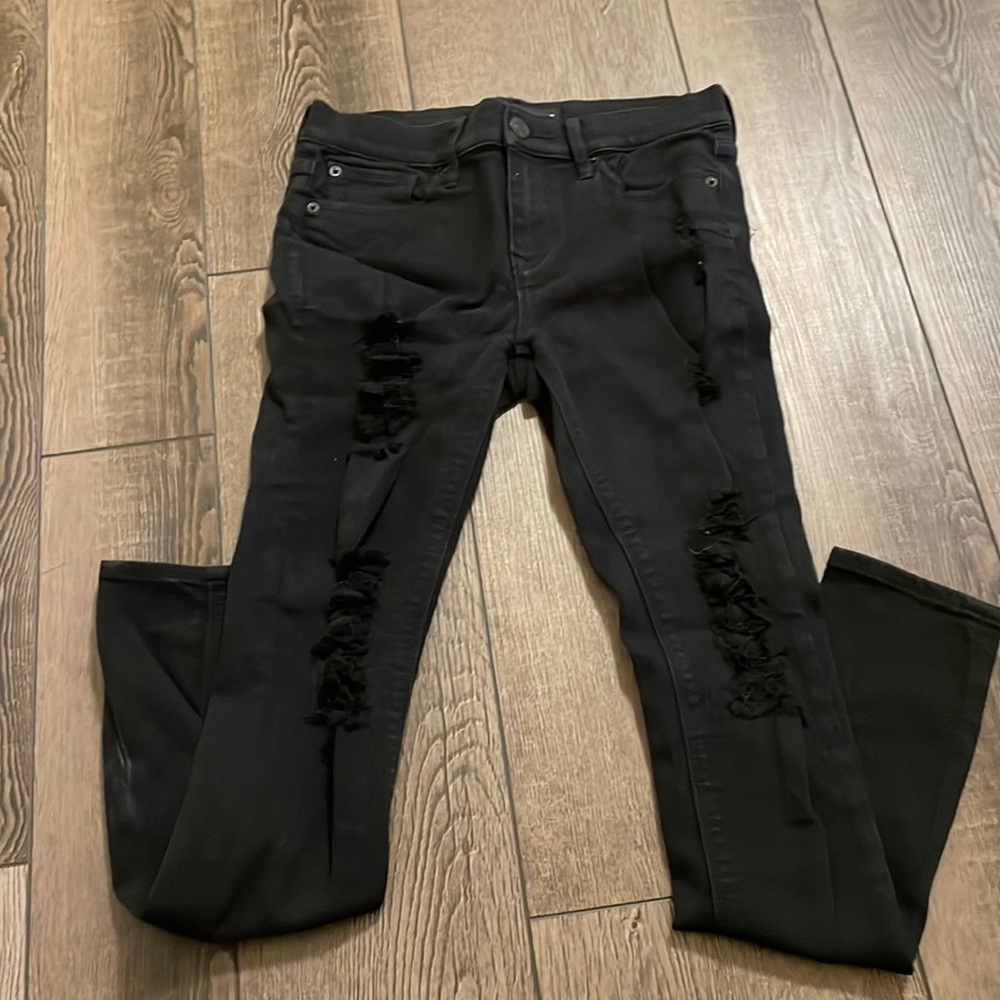 Black ripped skinny jeans